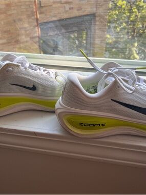 Nike Vomero Plus Women’s 8